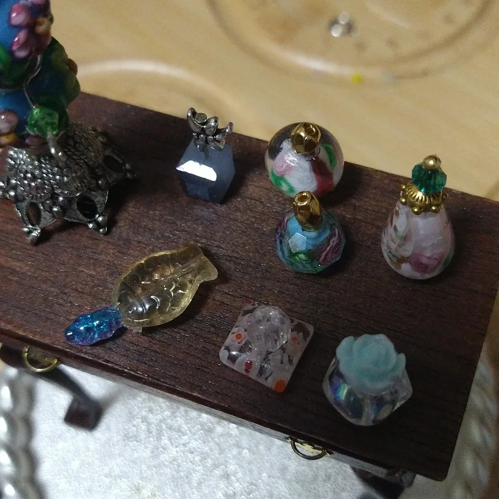 Miniatures - Picture 4 of 4